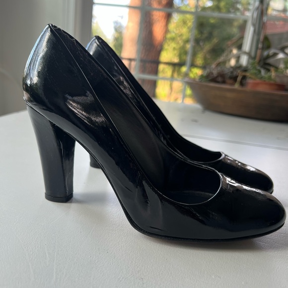 Stuart Weitzman Black Patent pumps size 8 - Picture 7 of 12